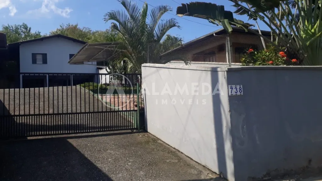 Excelente oportunidade! Casa no Bairro Itoupavazinha, ponto comercial e residencial. — foto 2