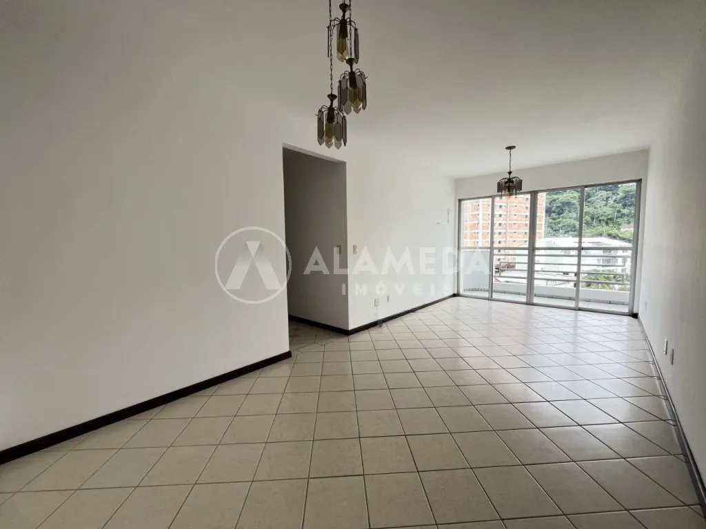Amplo apartamento à venda no bairro Ponta Aguda. — foto 4