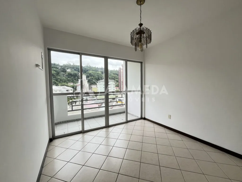 Amplo apartamento à venda no bairro Ponta Aguda. — foto 5