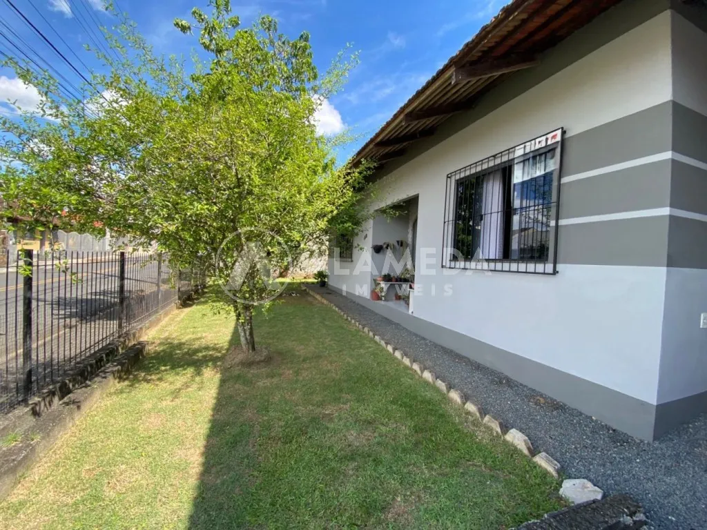 Casa Ampla com Piscina e Área de Festas - Pronta para Financiamento! - foto 1