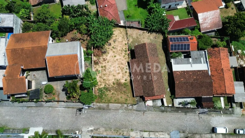 Terreno no Bairro Salto do Norte, com 375m, sendo 13 metros x 28,84 metros. Zoneamento ZR1. - foto 1