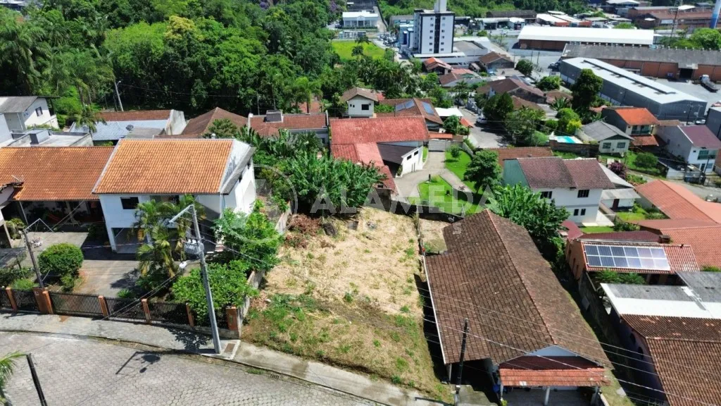 Terreno no Bairro Salto do Norte, com 375m, sendo 13 metros x 28,84 metros. Zoneamento ZR1. — foto 4