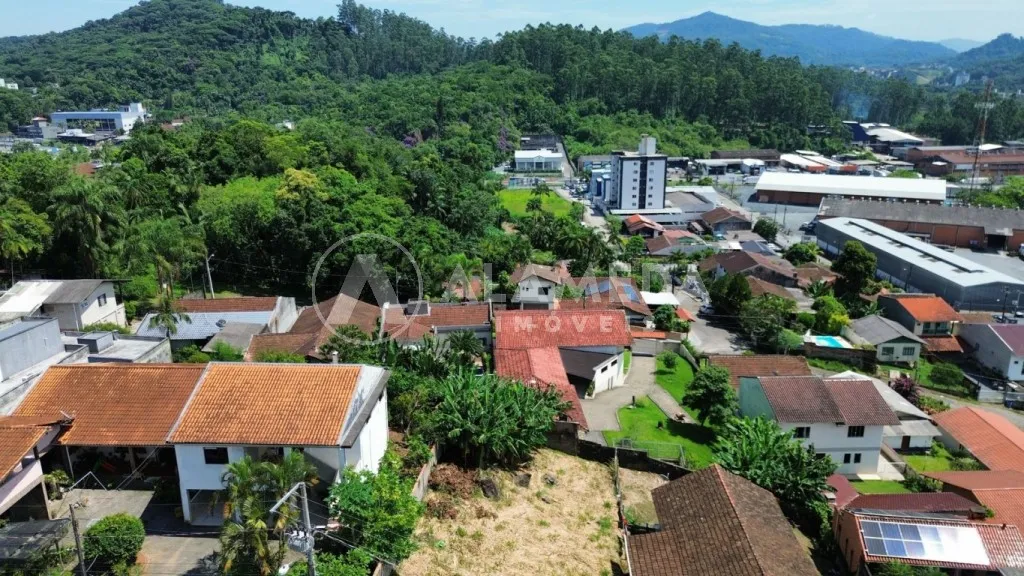 Terreno no Bairro Salto do Norte, com 375m, sendo 13 metros x 28,84 metros. Zoneamento ZR1. — foto 7