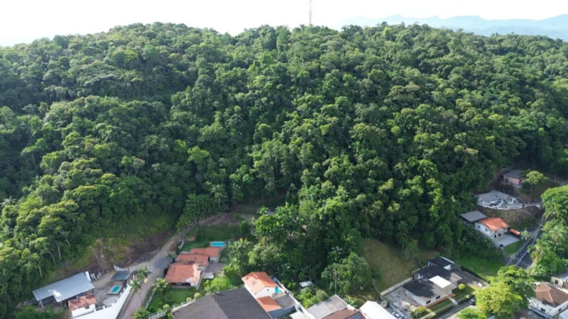 Terreno com 28.127,27m próximo ao Hotel Rauls a poucos passos do Centro de Gaspar. — foto 2