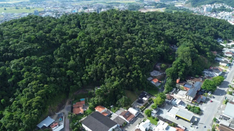 Terreno com 28.127,27m próximo ao Hotel Rauls a poucos passos do Centro de Gaspar. — foto 7