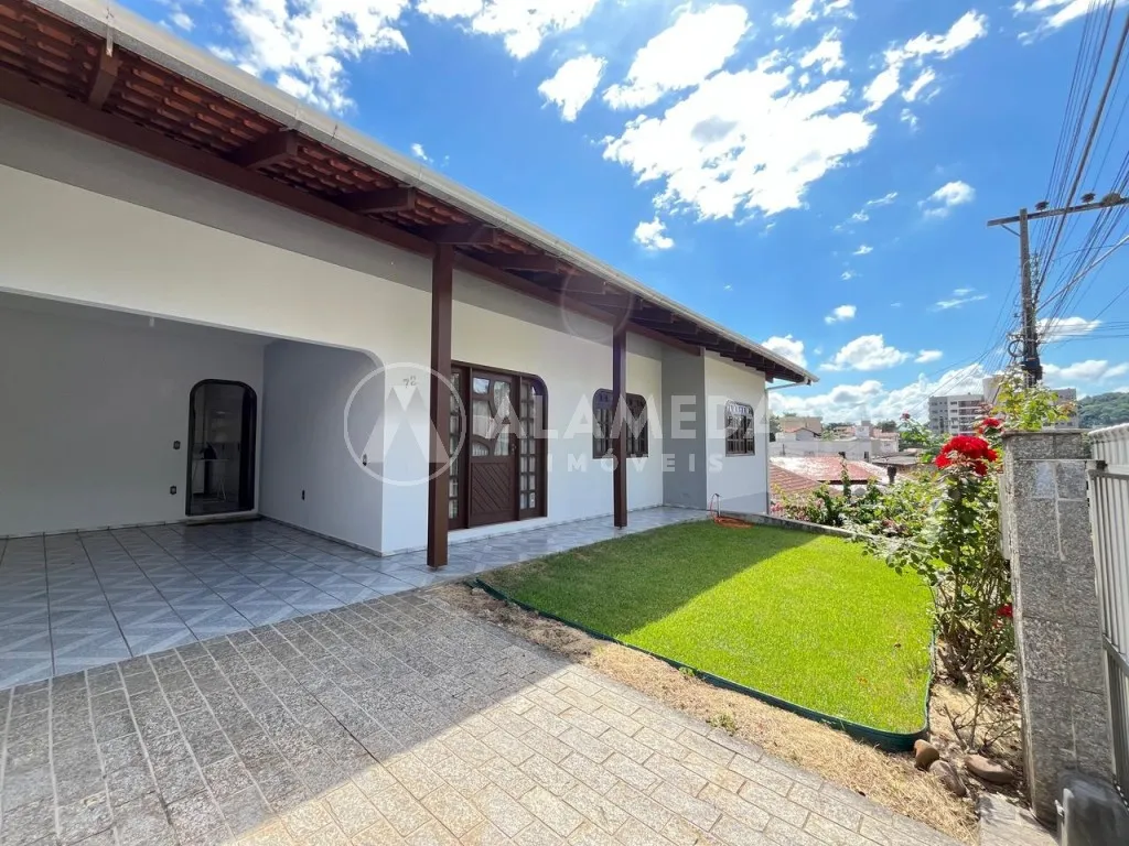 Excelente casa térrea bairro velha em Blumenau! - foto 1