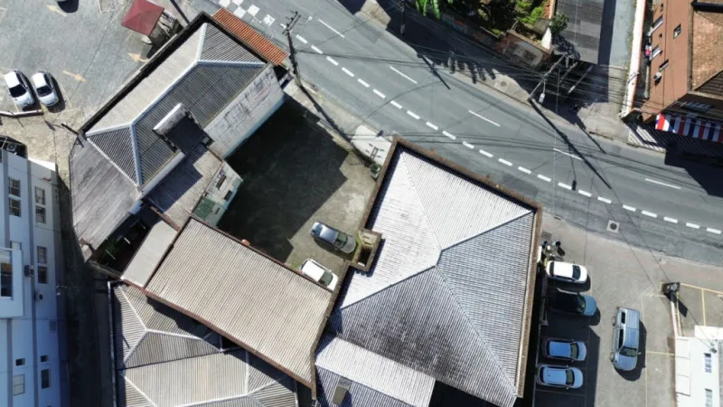 Dois prédios com locação comercial e residencial e duas casas num terreno de 1.152m. No bairro Victor Konder em Blumenau-SC — foto 2