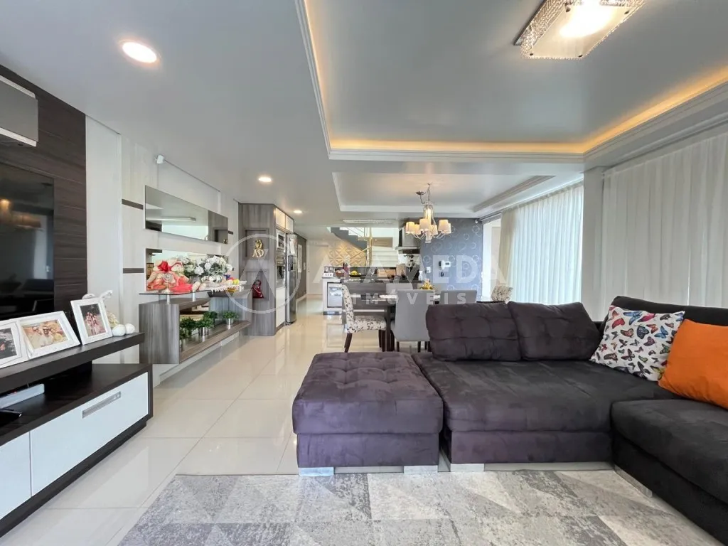Excelente Casa com 3 dormitórios no bairro Fortaleza em Blumenau! — foto 2