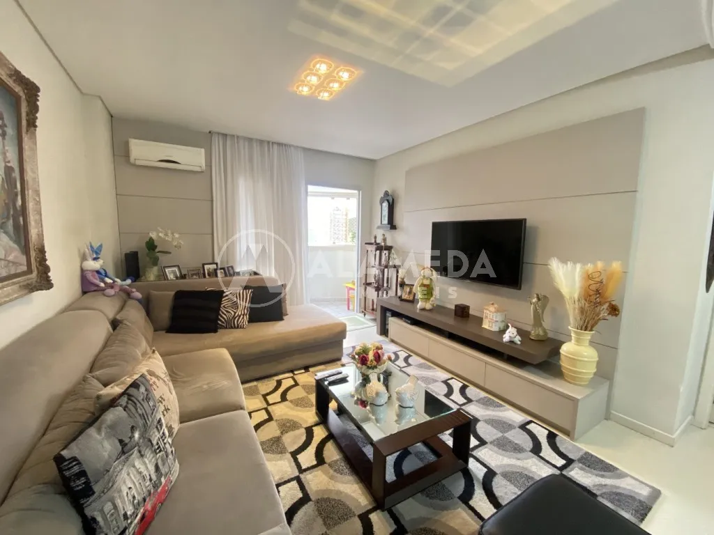 Amplo Apartamento à Venda - 3 Dormitórios (1 suíte), 2 vagas, churrasqueira Privativa, condomínio com lazer completo - foto 1