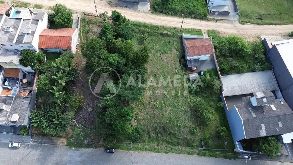 Terreno no Bairro Salto Waissbach, medindo 674,62 m, Zona Industrial - Corredor de Serviço 2, com 60,% ocupação e 2,4% de coeficiente, frente para 2 Ruas. — foto 2
