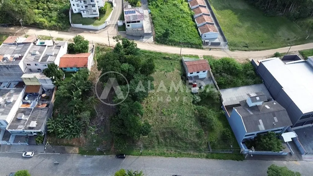 Terreno no Bairro Salto Waissbach, medindo 674,62 m, Zona Industrial - Corredor de Serviço 2, com 60,% ocupação e 2,4% de coeficiente, frente para 2 Ruas. — foto 7