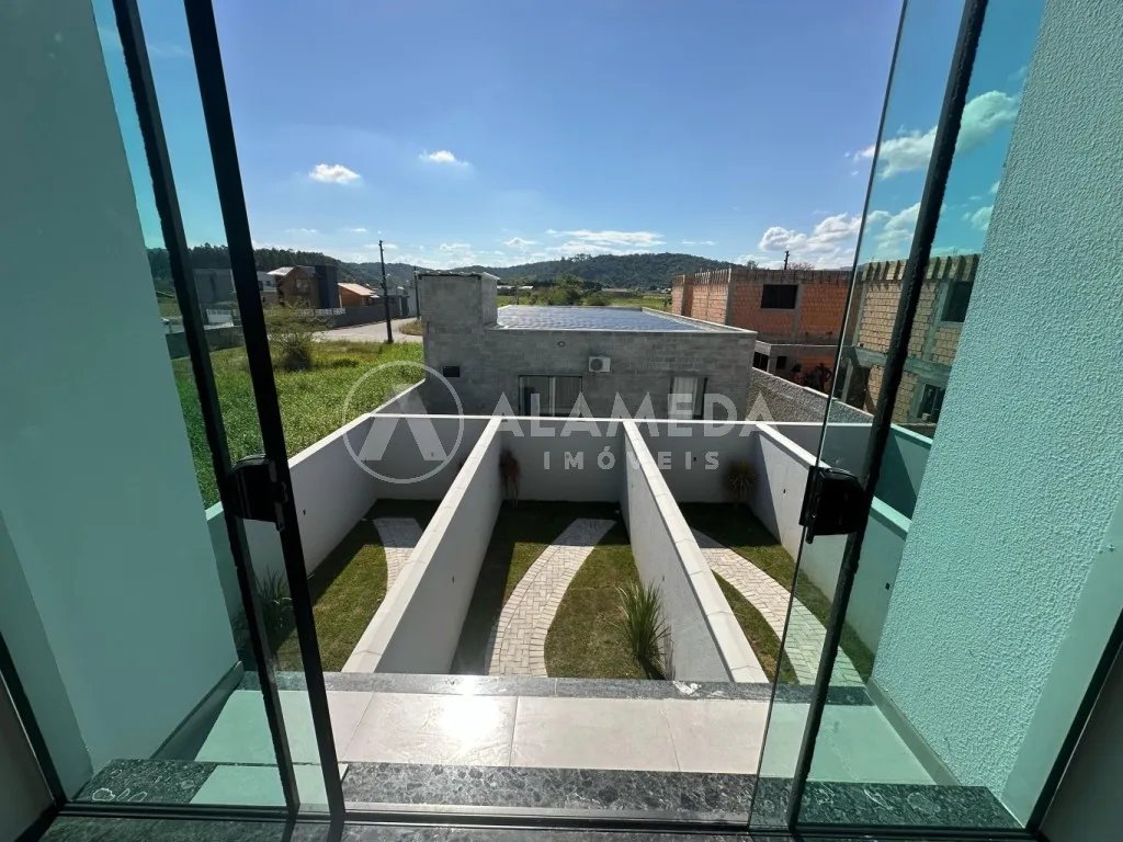 Sobrado com 2 suítes e espaço de terreno nos fundos em Gaspar — foto 3