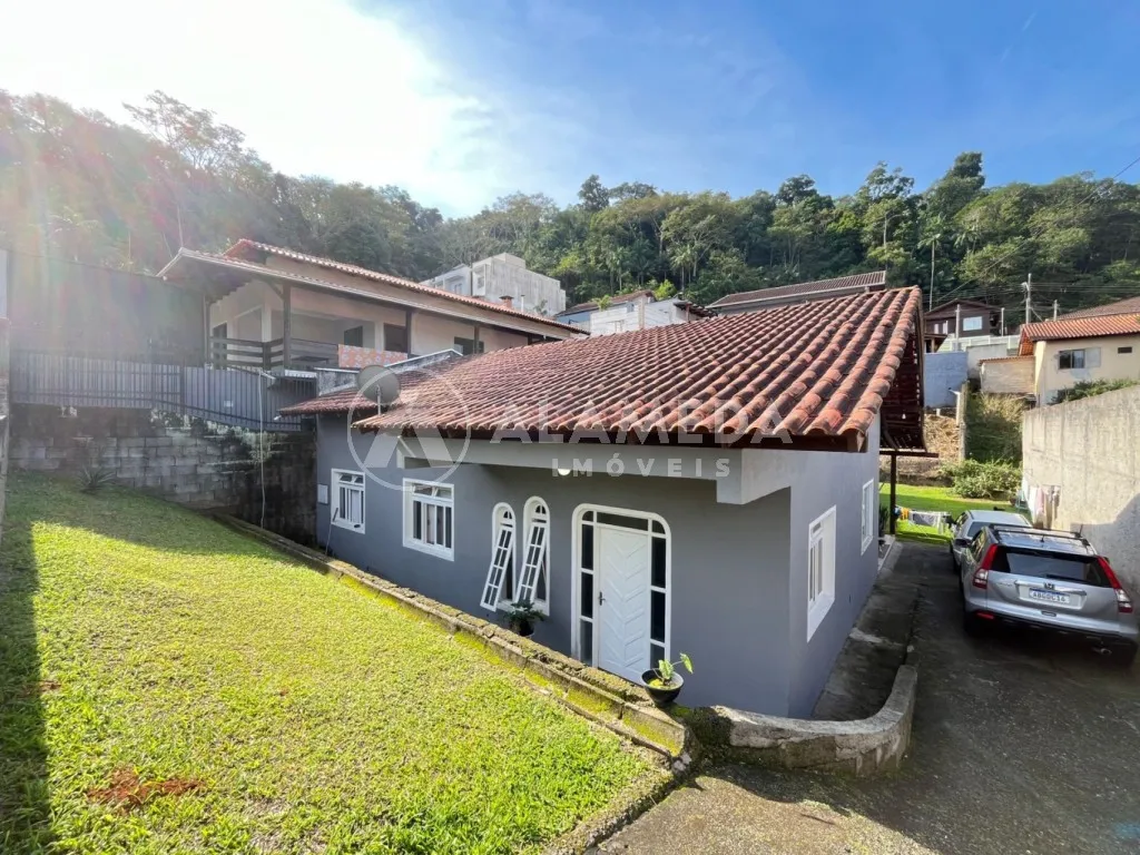 Excelente casa com amplo terreno na região da Divinópolis para venda no bairro da Velha! — foto 3