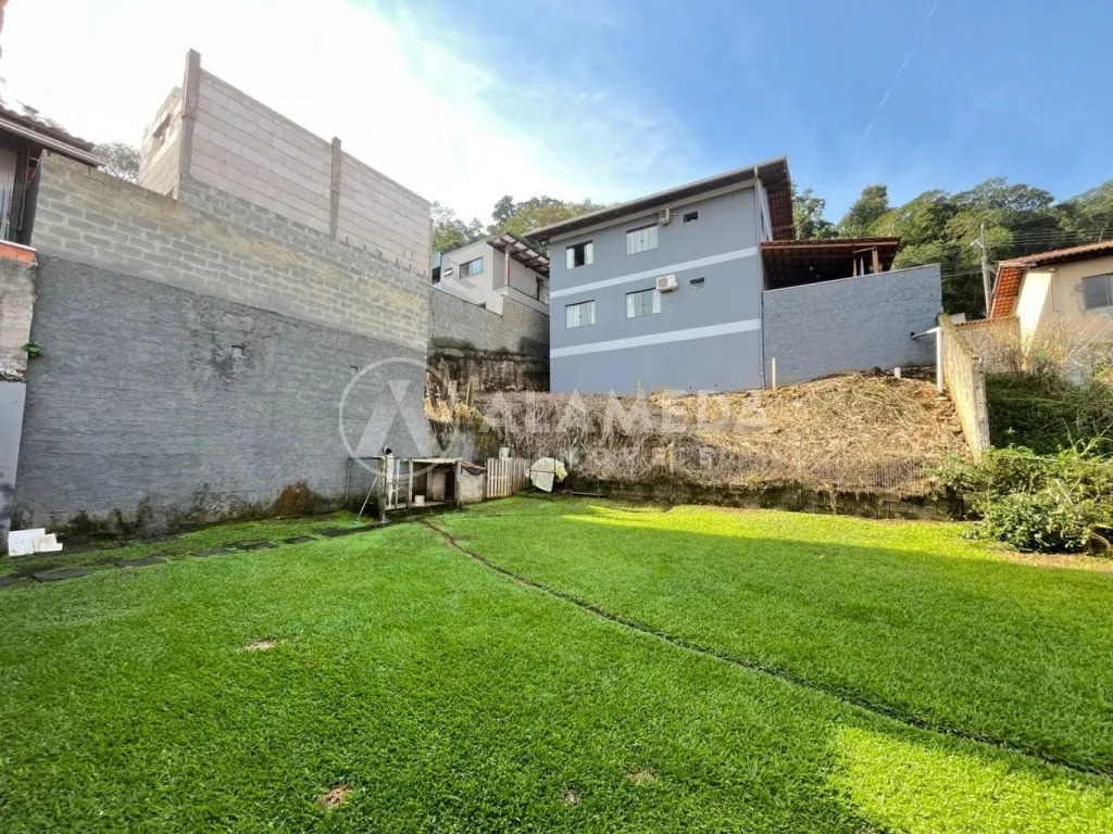 Excelente casa com amplo terreno na região da Divinópolis para venda no bairro da Velha! — foto 4