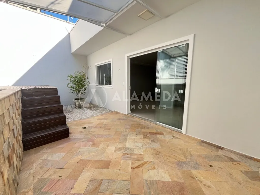 Casa com piscina, final de rua com muita privacidade no bairro Escola Agrícola - Blumenau/SC. — foto 4
