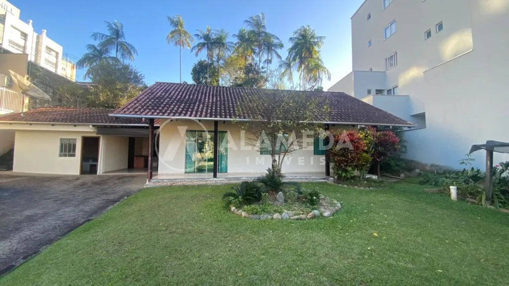 Oportunidade para Investidores! Imóvel com excelente potencial comercial e residencial - foto 1
