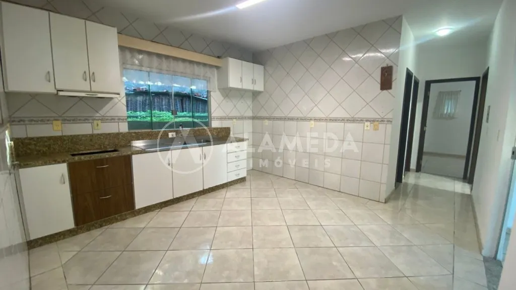Oportunidade para Investidores! Imóvel com excelente potencial comercial e residencial — foto 2