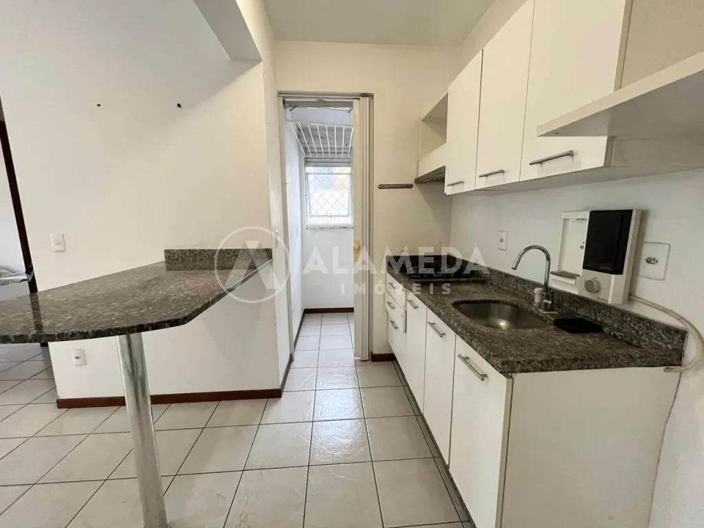 Apartamento semi mobiliado próximo a FURB em Blumenau, com dois dormitórios sendo uma suíte. - foto 1