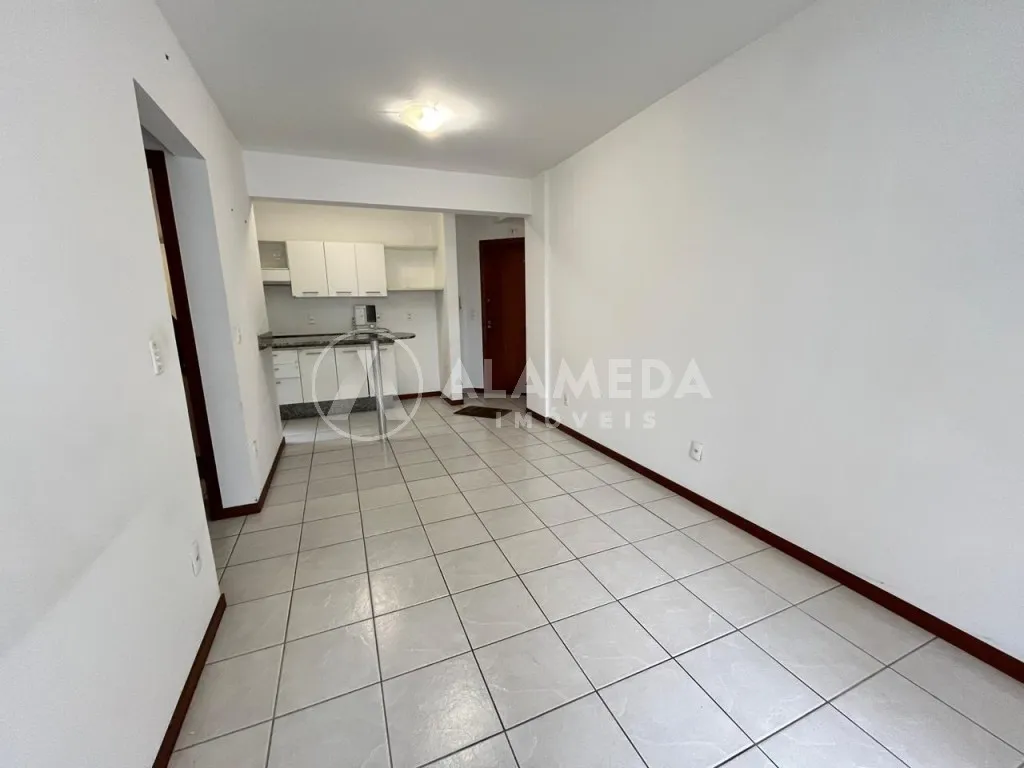 Apartamento semi mobiliado próximo a FURB em Blumenau, com dois dormitórios sendo uma suíte. — foto 5