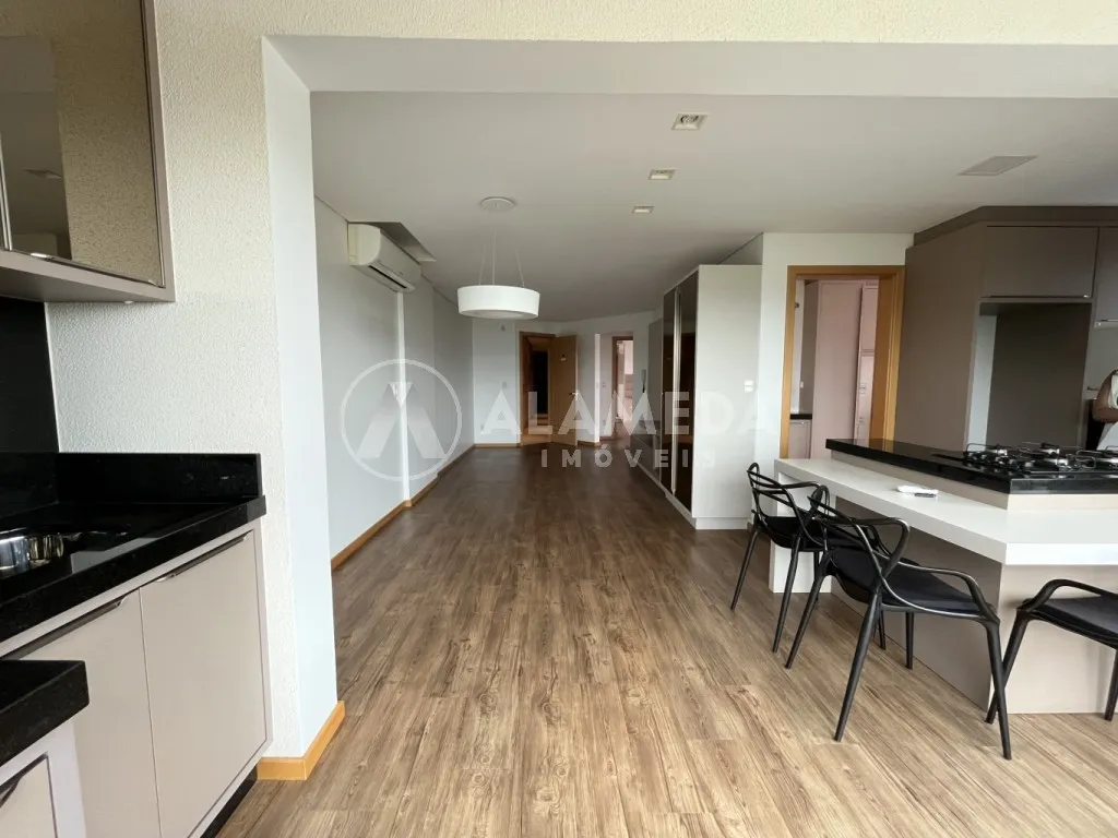 Apartamento no Bairro Velha. O imóvel possui 92m distribuídos em 2 quartos, sendo 1 suíte, ambientes integrados e 2 vagas de garagem. — foto 4
