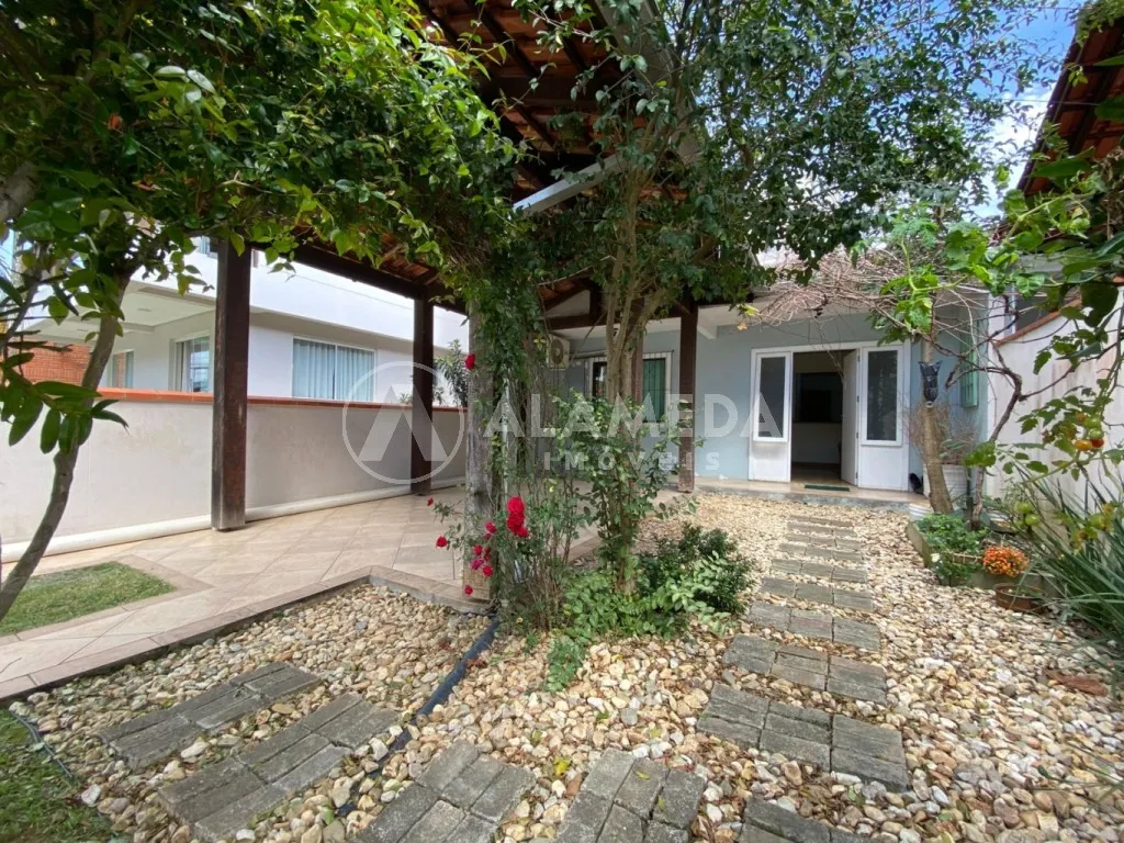 Magnífica Casa no loteamento Vila Rica no bairro Salto Weissbach Blumenau/SC. - foto 1