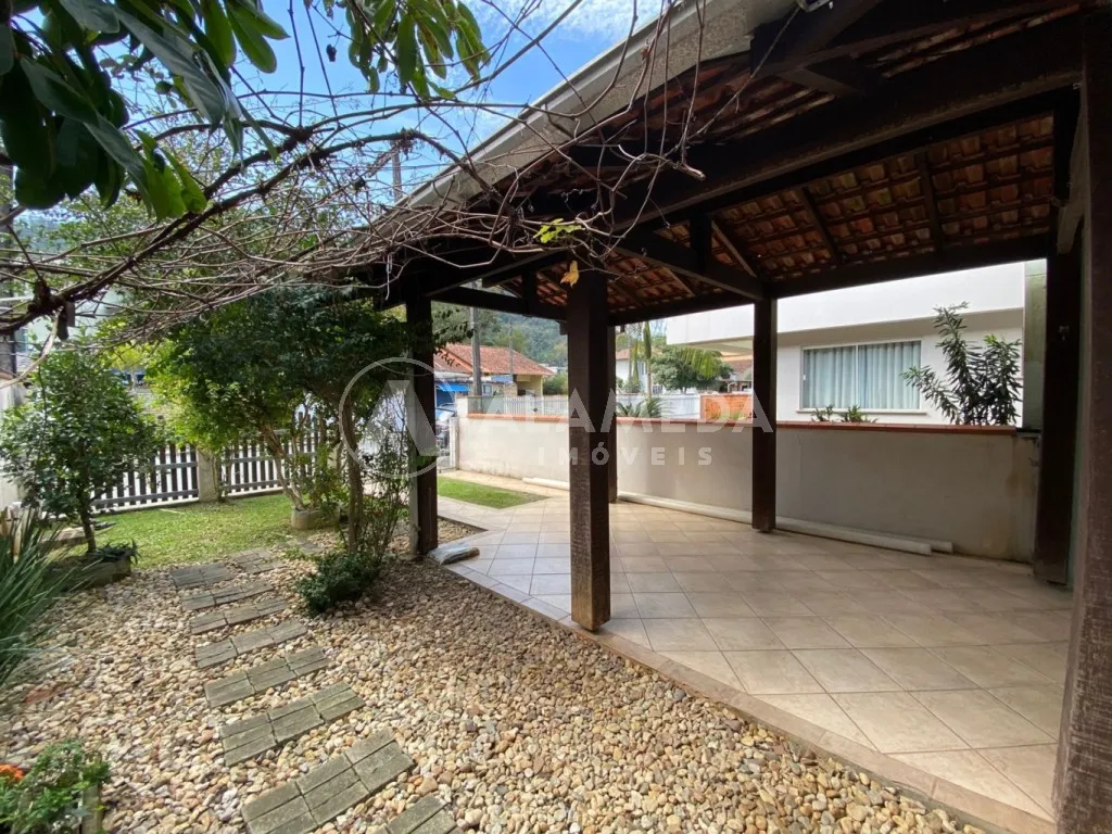Magnífica Casa no loteamento Vila Rica no bairro Salto Weissbach Blumenau/SC. — foto 6