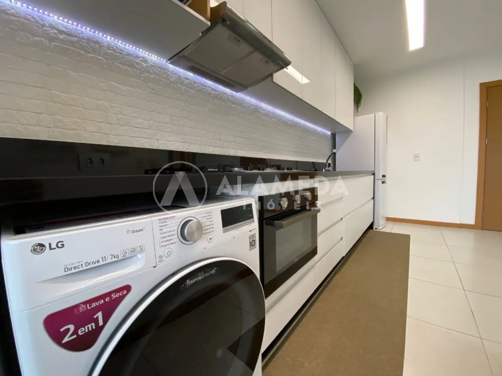 Apartamento mobiliado disponível para venda no bairro Vila Nova próximo ao parque Ramiro, em Blumenau/SC. — foto 2