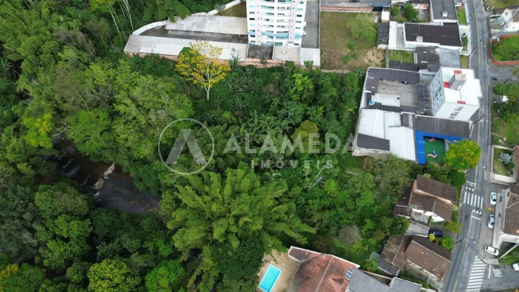 Terreno medindo 7.200,00 na Região Central do Bairro da Velha . ZONA RESIDENCIAL 6 (ZR6) — foto 3