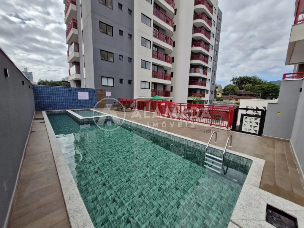 Apartamento com dois dormitórios sendo uma suíte, sacada com churrasqueira e 1 vaga de garagem, no bairro Velha em Blumenau! - foto 1