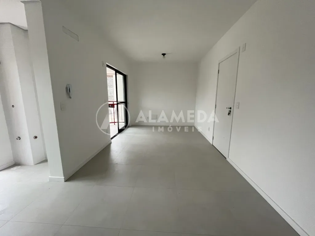 Apartamento com dois dormitórios sendo uma suíte, sacada com churrasqueira e 1 vaga de garagem, no bairro Velha em Blumenau! — foto 7