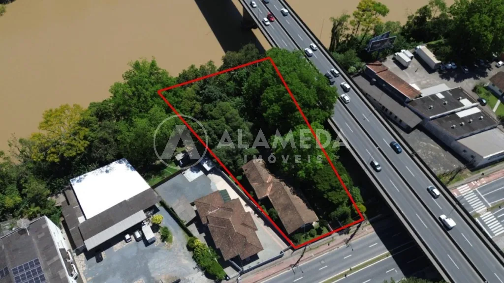 Amplo terreno com 1.777,43m no bairro Itoupava Norte em Blumenau. - foto 1