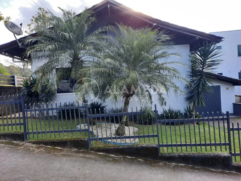 Excelente casa térrea de 182m2 área privativa, com piscina no Bairro Itoupavazinha em Blumenau! — foto 2