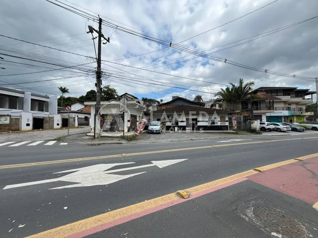 Imóvel comercial disponível para venda, com 296 m de área construída no bairro Velha Central em Blumenau! - foto 1