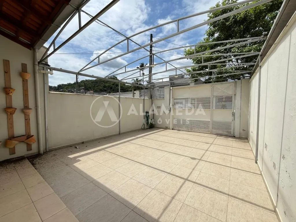 Casa a venda no bairro Fidelis em Blumenau SC, com 3 dormitórios sendo uma suíte — foto 2