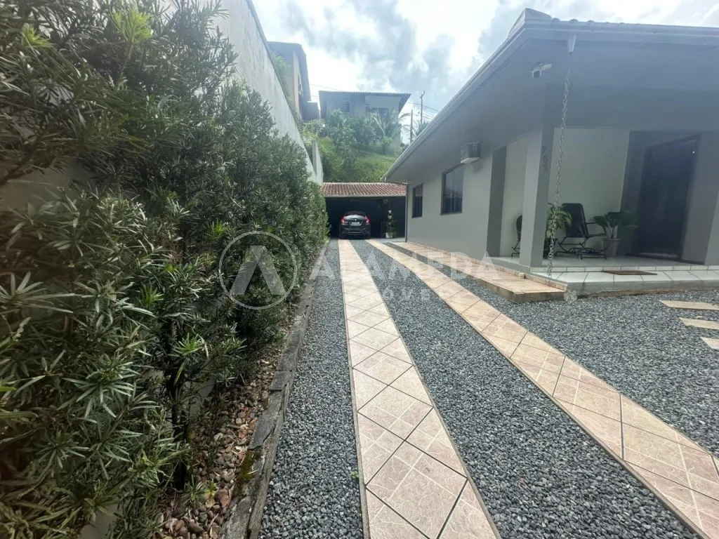 Excelente casa para venda com área de festas no bairro Itoupava Central em Blumenau! — foto 2