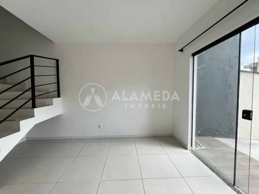 Sobrado com 2 quartos no bairro Velha Central em Blumenau! — foto 2