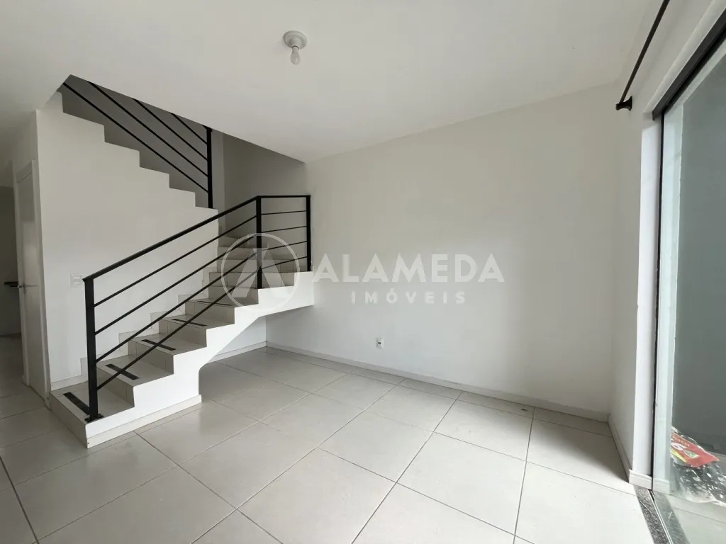 Sobrado com 2 quartos no bairro Velha Central em Blumenau! — foto 3