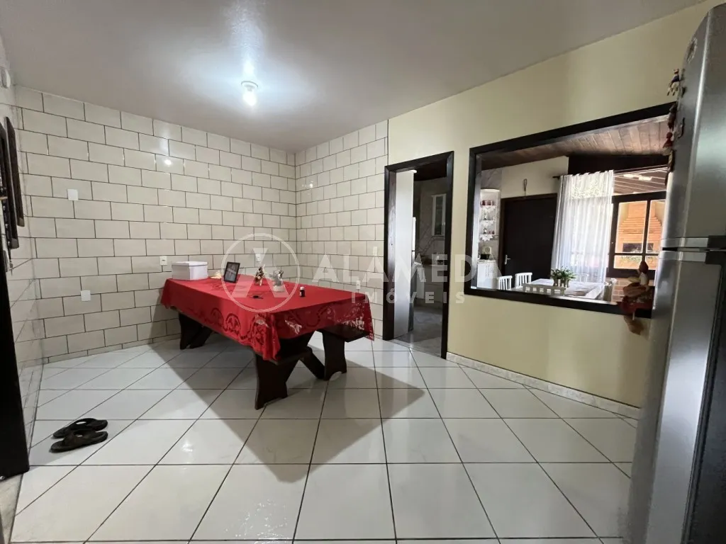 Casa ampla com área de festas e piscina no bairro Belchior - próxima à BR-470 / Segalas. — foto 6