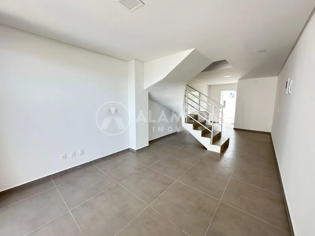 Sobrado à venda no bairro Santa Terezinha em Gaspar com 2 Suítes — foto 2