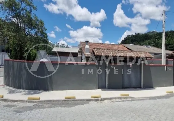 Casa com 2 dormitórios e piscina a venda no Bairro Itoupava Central, Blumenau SC. — foto 2