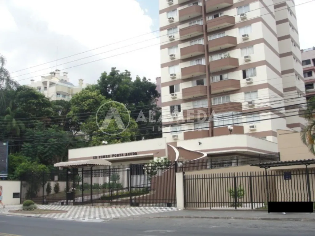 Apartamento em excelente estado de conservação, semi mobiliado, muito bem localizado próximo ao Centro! - foto 1
