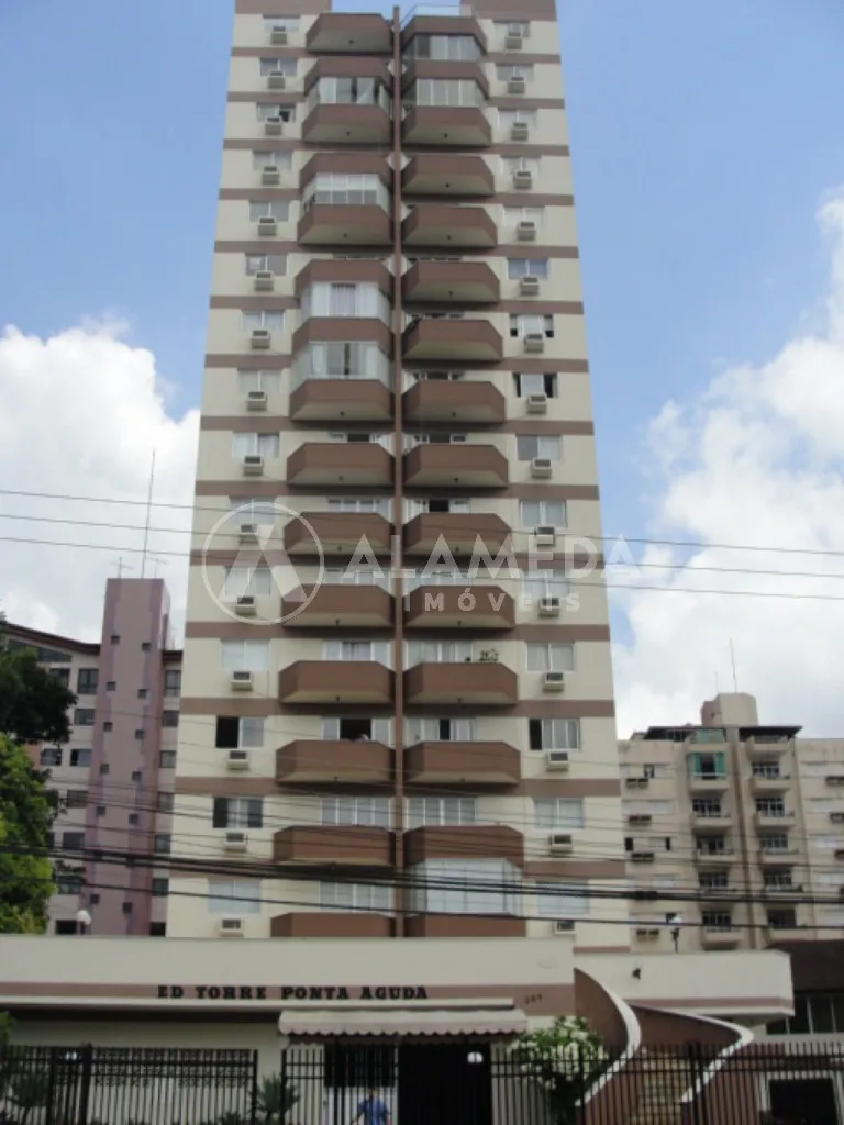 Apartamento em excelente estado de conservação, semi mobiliado, muito bem localizado próximo ao Centro! — foto 2
