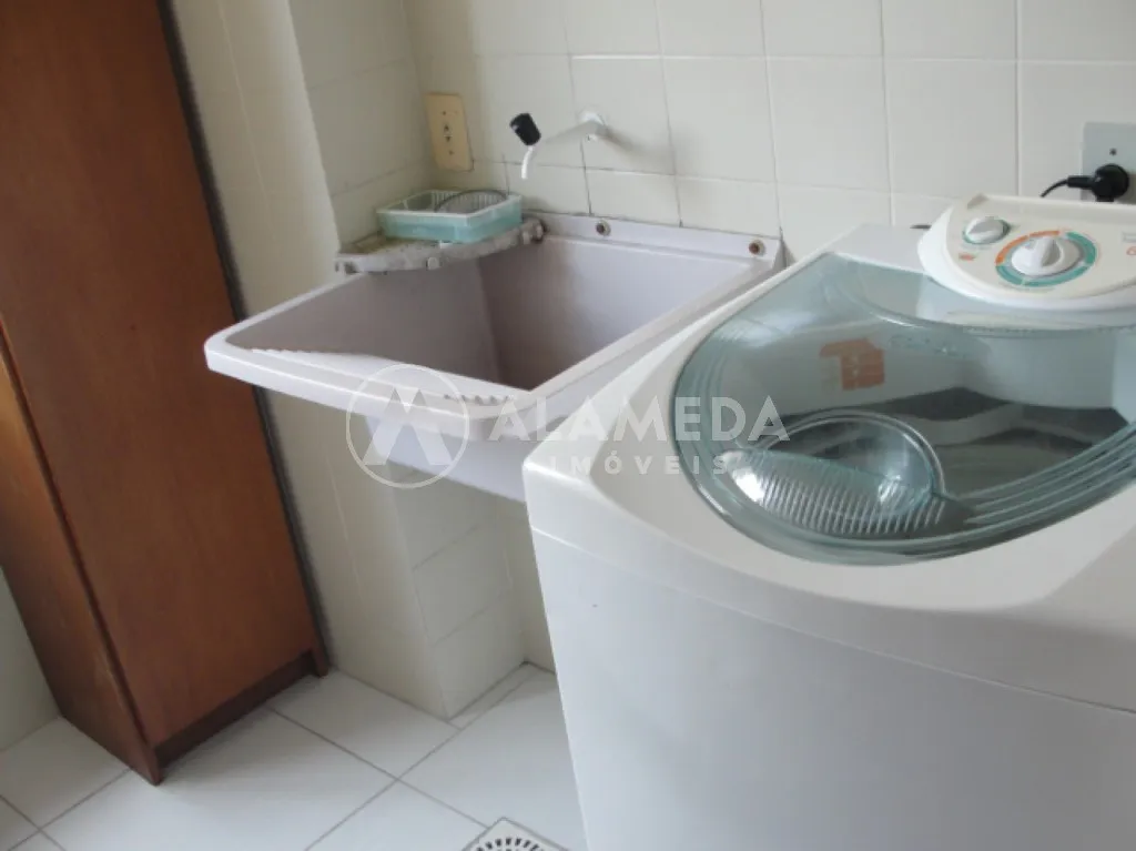 Apartamento em excelente estado de conservação, semi mobiliado, muito bem localizado próximo ao Centro! — foto 6