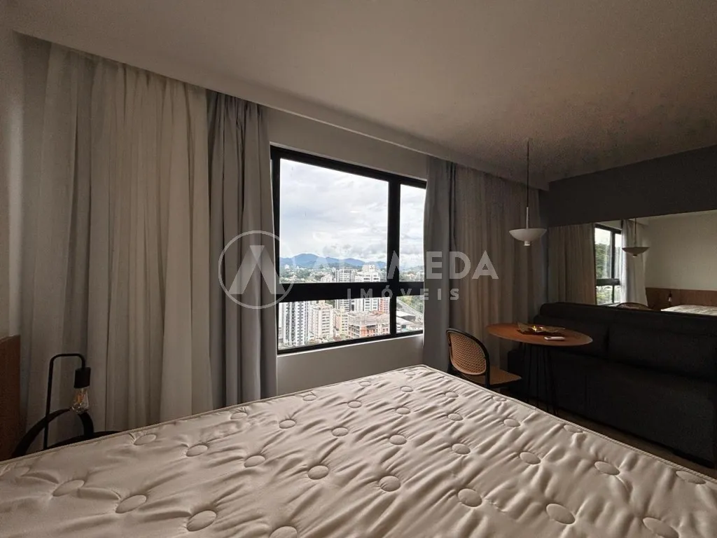 Loft muito bem localizado no bairro Velha, está ao lado da Vila Germânica, onde acontece nossa bela e famosa Oktoberfest, e a poucos passos do Parque Ramiro Ruedger, — foto 3