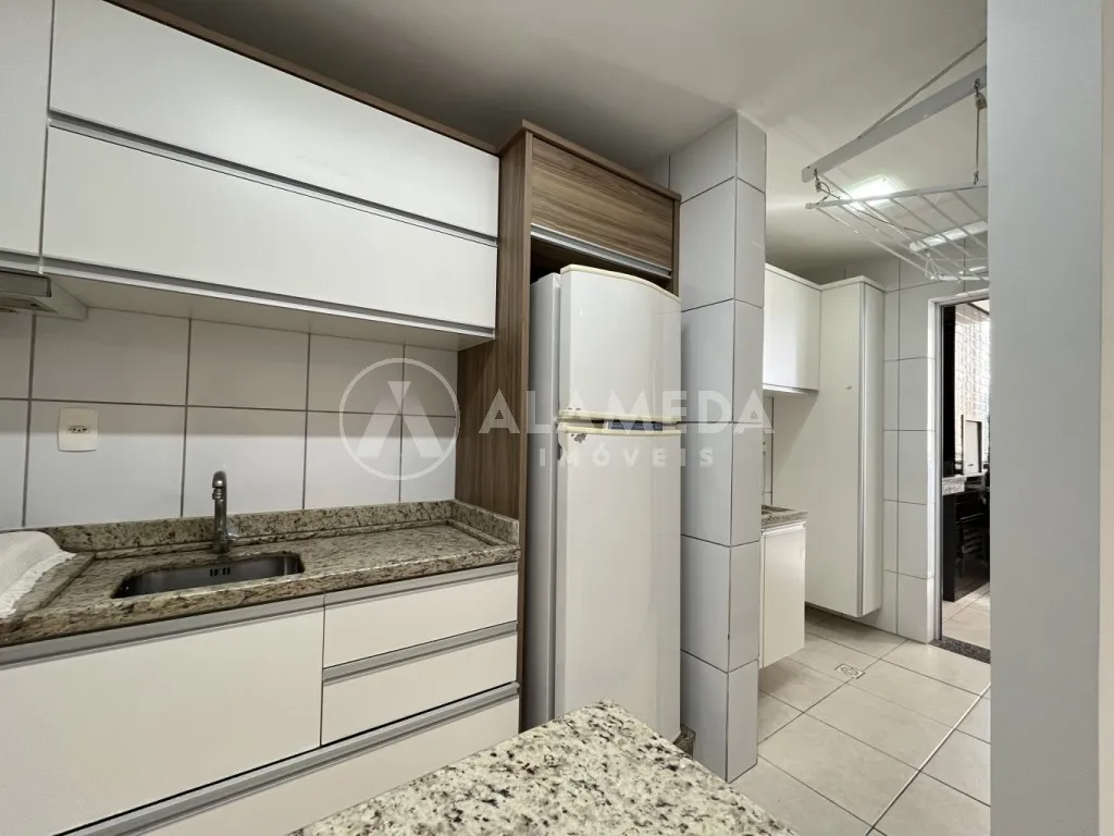 Apartamento pronto para morar, semimobiliado com 3 dormitórios sendo 1 suíte e sacada com churrasqueira, no bairro Água Verde em Blumenau! — foto 5