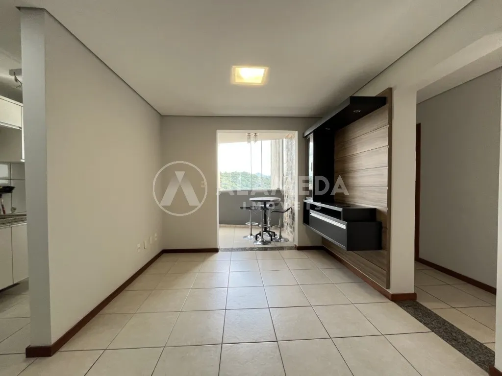 Apartamento pronto para morar, semimobiliado com 3 dormitórios sendo 1 suíte e sacada com churrasqueira, no bairro Água Verde em Blumenau! — foto 7
