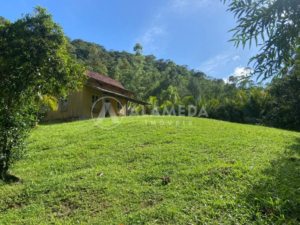 Chácara à venda com 50.000m e Escritura Pública, unindo história e natureza preservada entre Blumenau e Indaial. Um lugar para investir em ecoturismo, lazer, pousadas, moradia ou qualquer empreendimento que valorize o meio ambiente e a cultura local. — foto 6