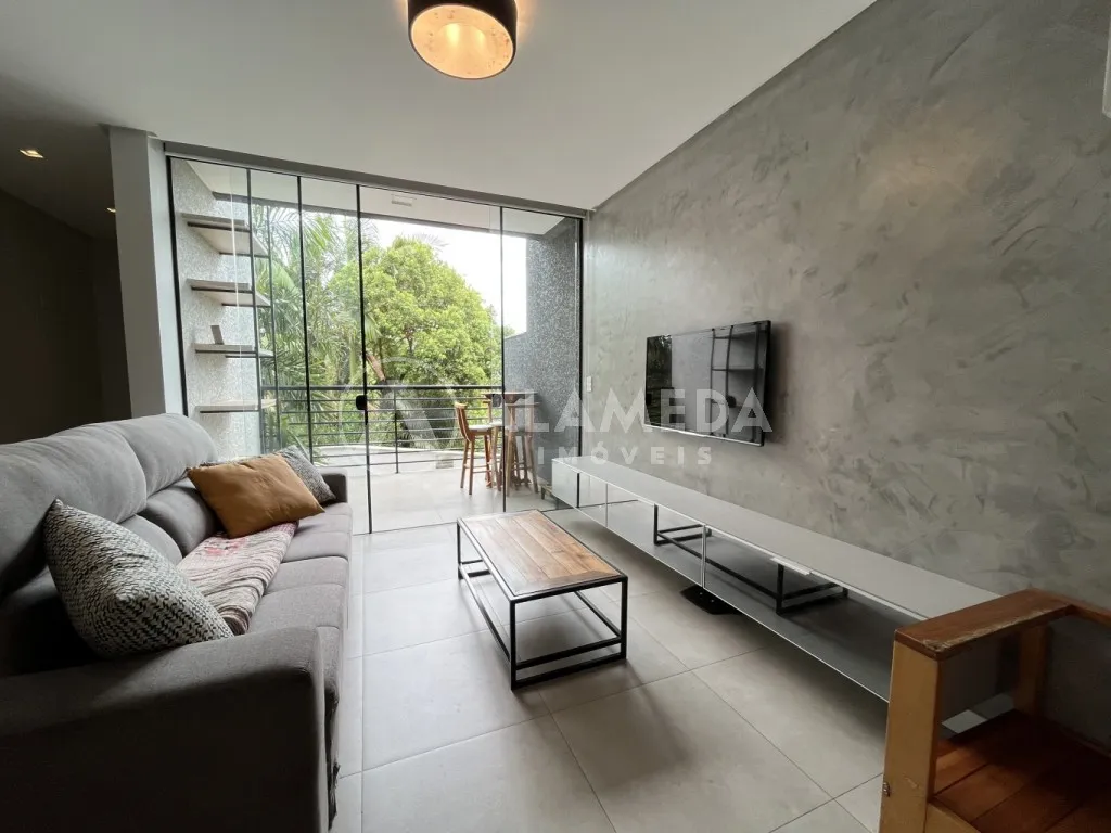 Excelente Sobrado TRIPLEX no bairro Agua Verde em Blumenau! — foto 2