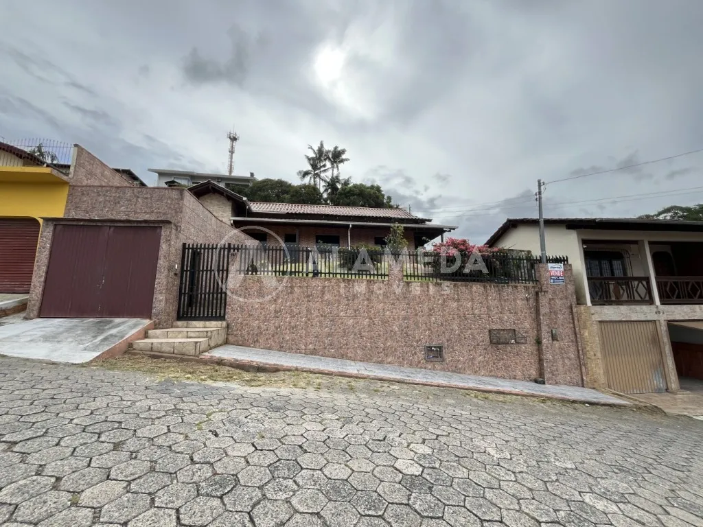 Casa para venda no bairro Fortaleza em Blumenau! - foto 1