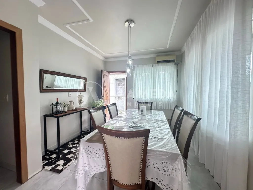 Casa com terreno amplo, 3 quartos sendo uma suíte no bairro Garcia! — foto 3